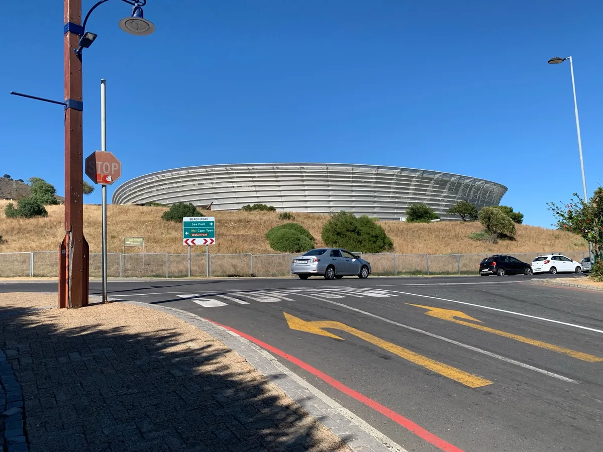 Stadio di Città del Capo visto da una strada