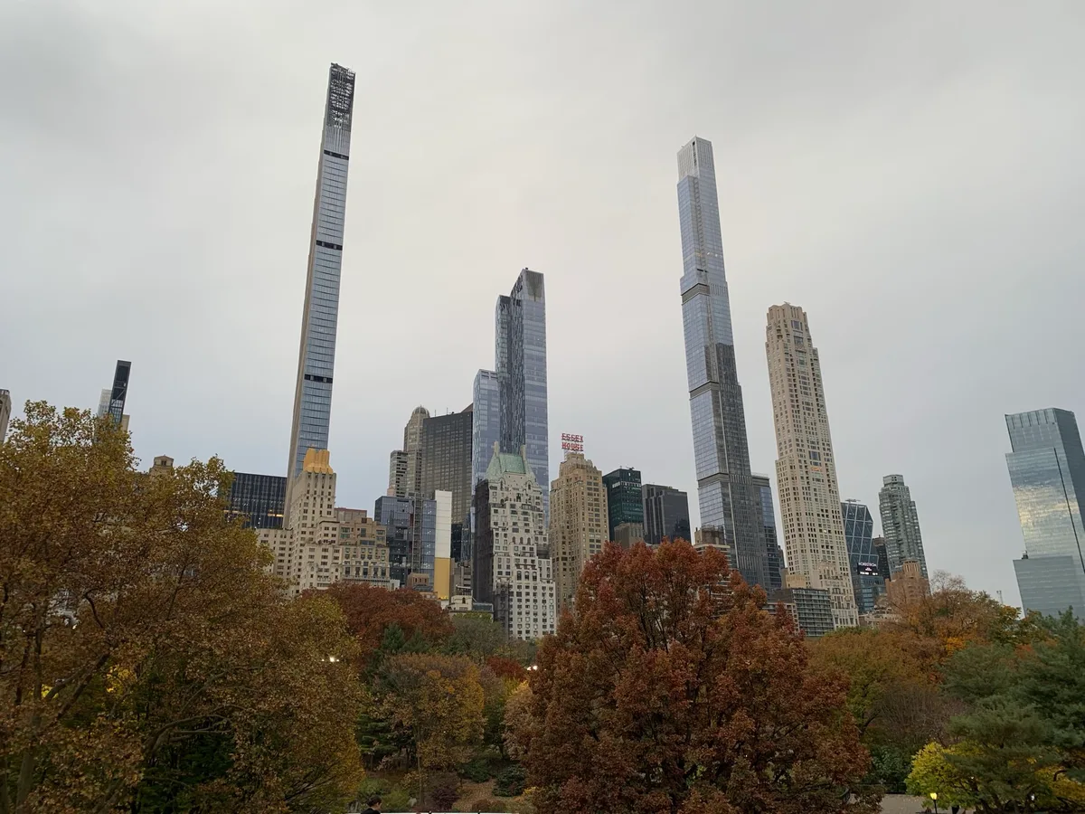 Grattacieli di Manhattan visti da Central Park in autunno