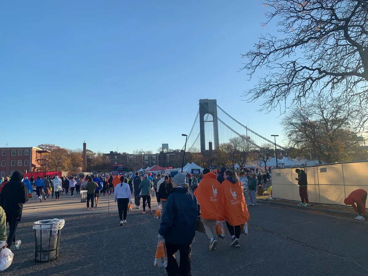 Ponte Verrazzano-Narrows visto dall'area di partenza della Maratona di New York